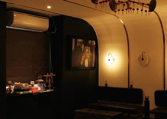The Kin House - In Art Poblacion Apartment *
