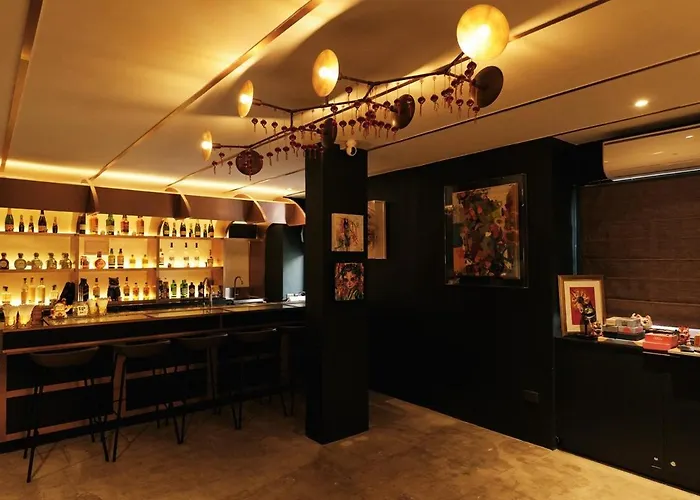The Kin House - In Art Poblacion * Manila