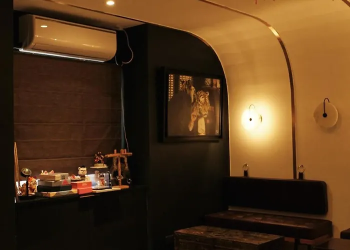 The Kin House - In Art Poblacion Apartment