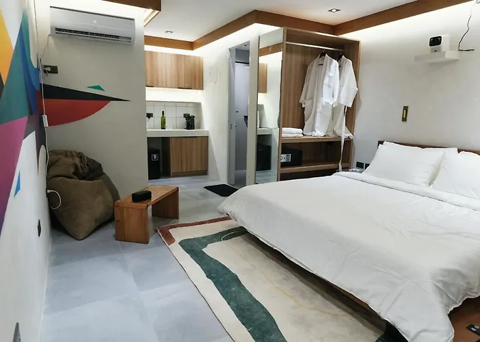 The Kin House - In Art Poblacion *